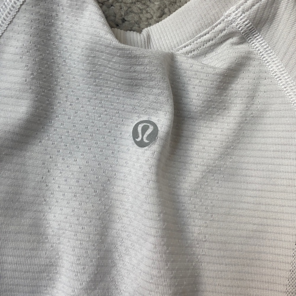 White Lululemon Swiftly Tech